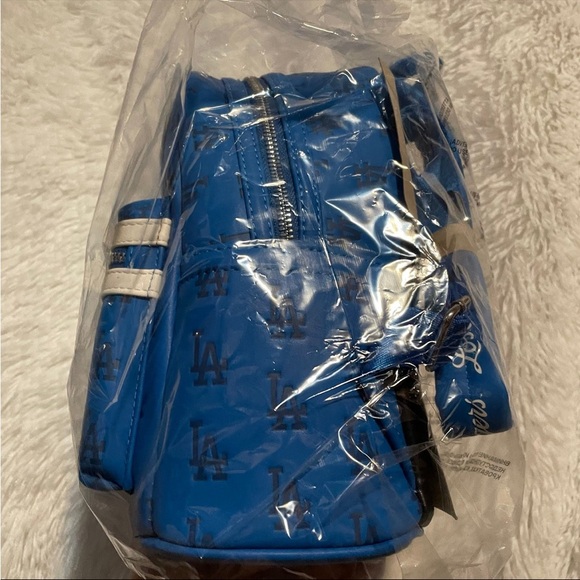 Loungefly Exclusive - MLB Los Angeles Dodgers Backpack NWT Major League Baseball - Picture 9 of 12